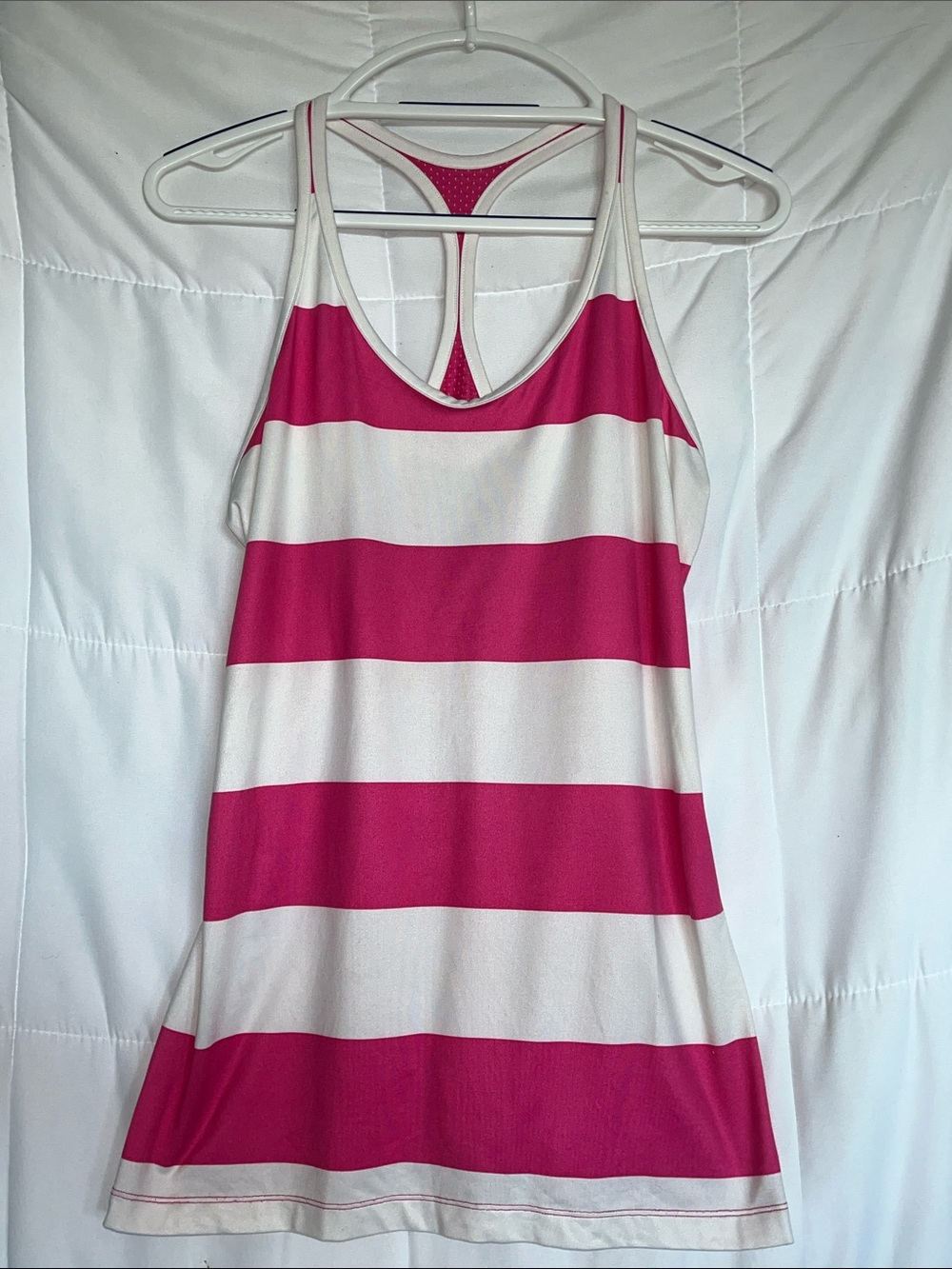 Nike M Pink and White Striped Slim Fit Racer Back Athletic Tank Top